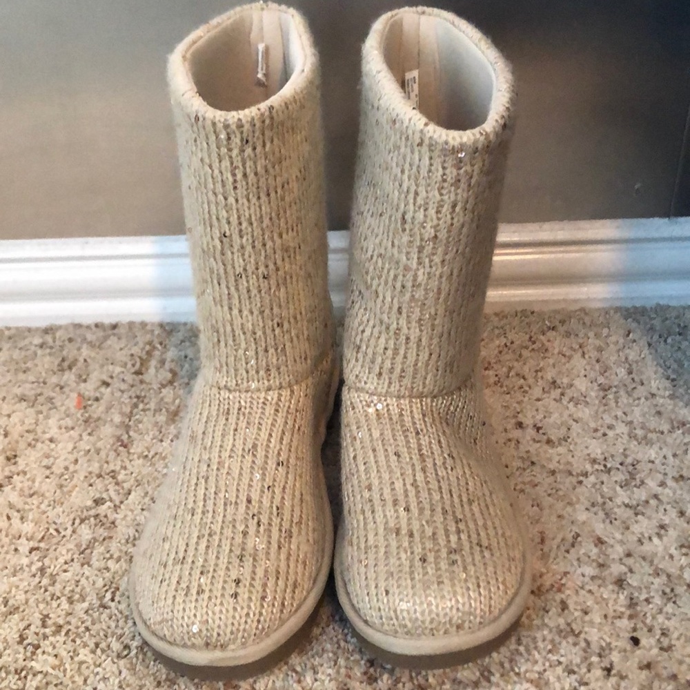 Gold boots with sequins